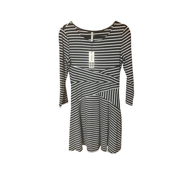 leshop Dresses & Skirts - Leshop Striped Fit And Flare Dress‎ NWT